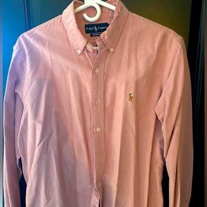 Red/Pinkish hue to this Oxford button down. Really great look!